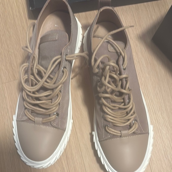 Giuseppe Zanotti Tan Sneakers Minimalist Style